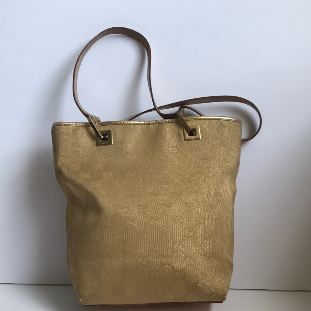 Pre-Love GUCCI Classic Beige Tote Bag - Neutral Everyday Shoulder Bag